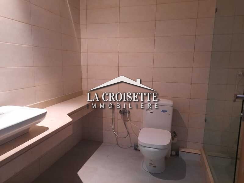 Triplex S+5 avec piscine à La Soukra